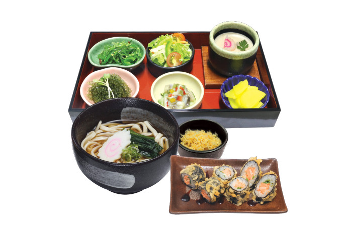 SET CUỐN CÁ HỒI TEMPURA VÀ UDON NÓNG